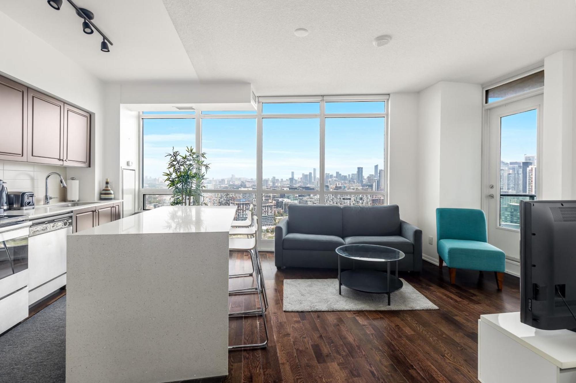2 Bedroom Waterfront Condo Downtown W/ Free Parking Торонто Екстериор снимка